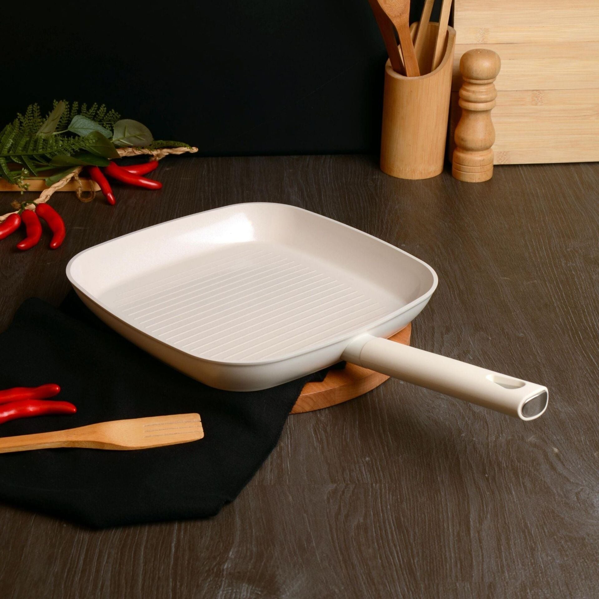 Belariva 28 cm Beyaz Silikon Saplı Izgara Tava