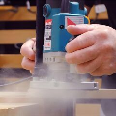 Makita Freze Makinesi RP1110C | Yüksek Performanslı Dik Freze | 8 mm Uç Tutucu