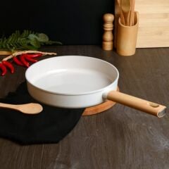 Belariva 30 cm Beyaz Ahşap Saplı Tava
