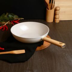 Belariva 28 Cm Beyaz Ahşap Saplı Wok Tava