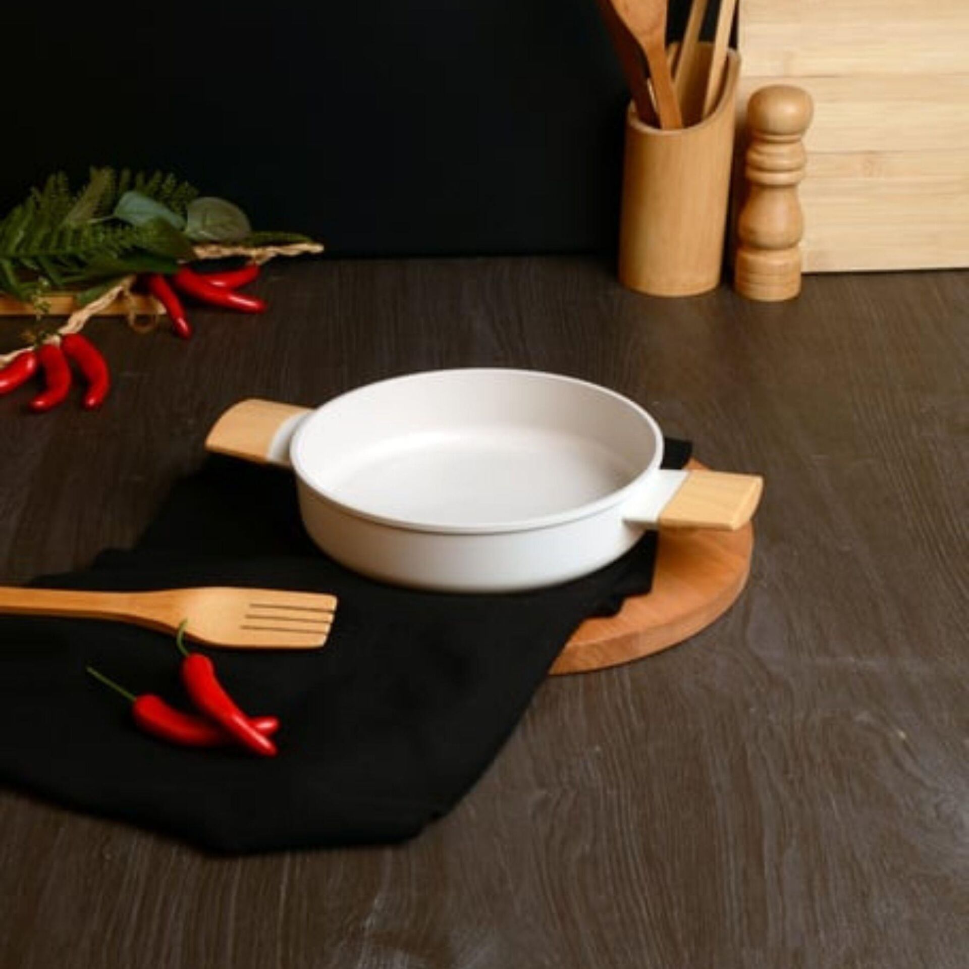 Belariva 18 Cm Beyaz Ahşap Saplı Sahan